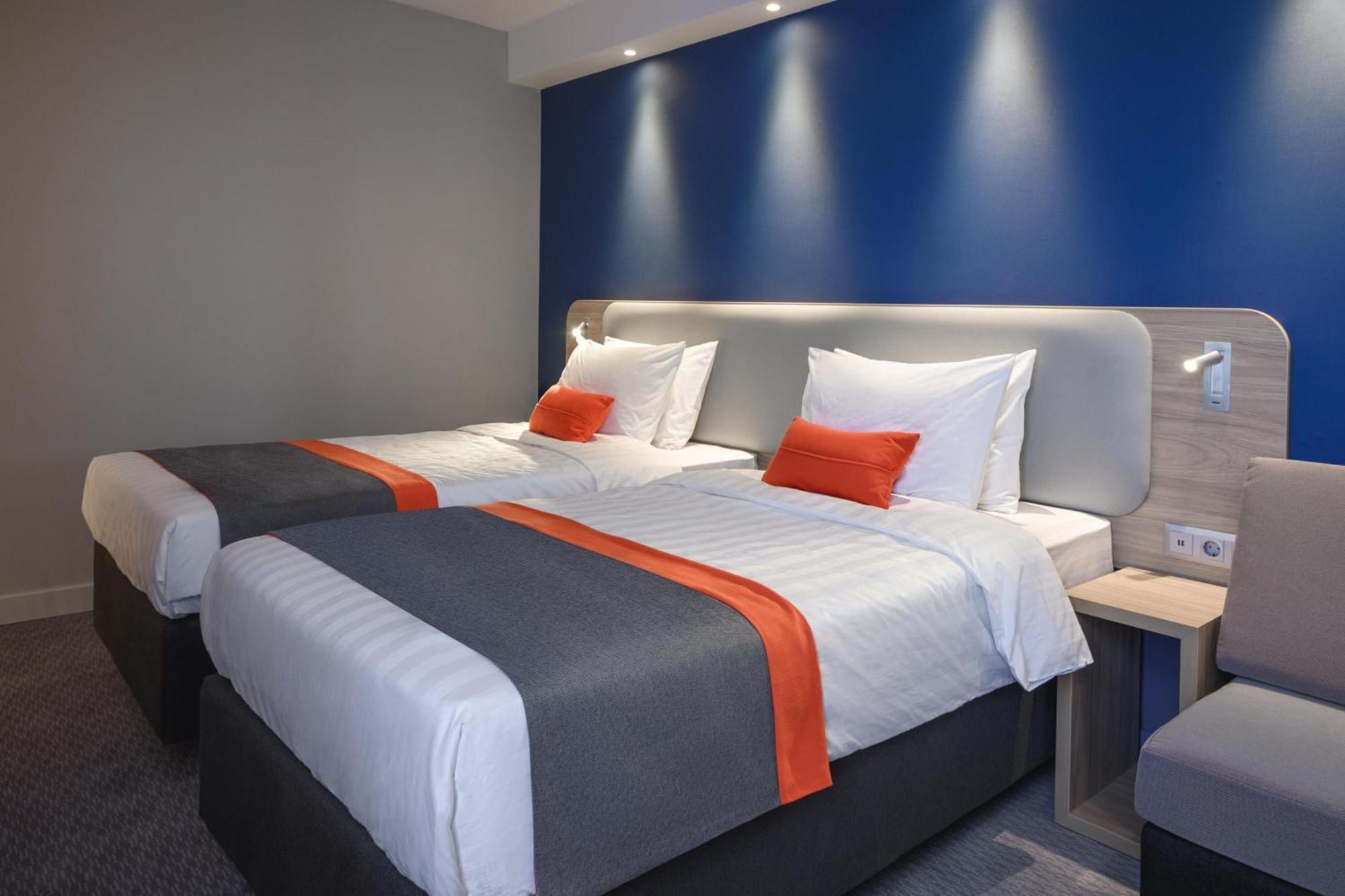 Holiday Inn Express - Astana - Turan By Ihg Екстериор снимка